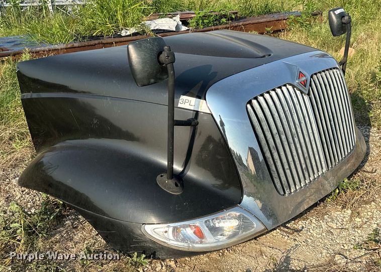 image for item EJ4421 2006 International  8600 hood