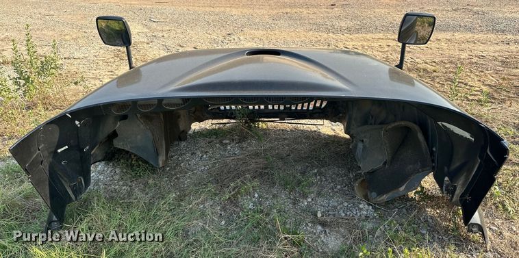 image for item EJ4421 2006 International  8600 hood