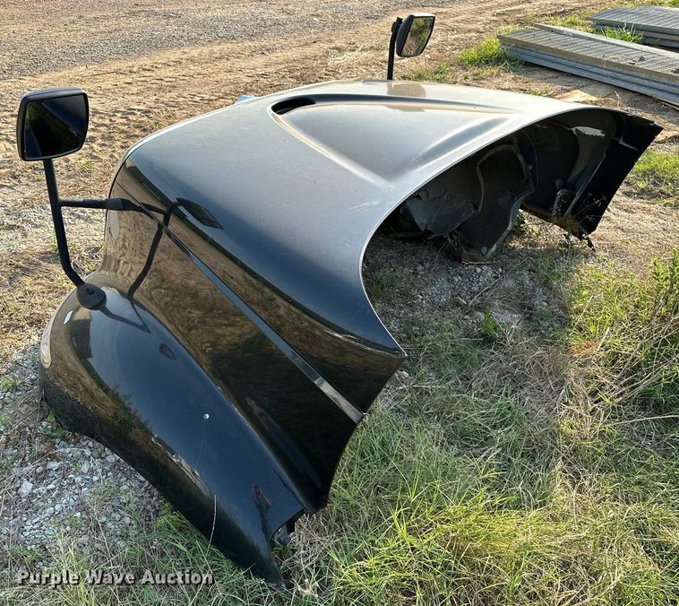 image for item EJ4421 2006 International  8600 hood