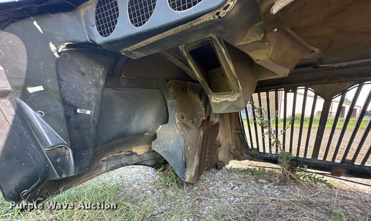 image for item EJ4421 2006 International  8600 hood