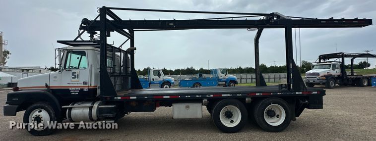 image for item EJ4435 1997 Volvo  WG64T crane truck