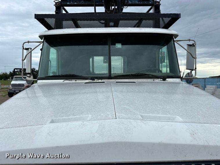 image for item EJ4435 1997 Volvo  WG64T crane truck