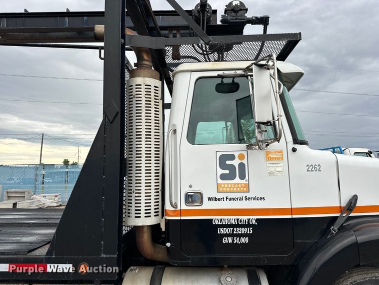 image for item EJ4435 1997 Volvo  WG64T crane truck