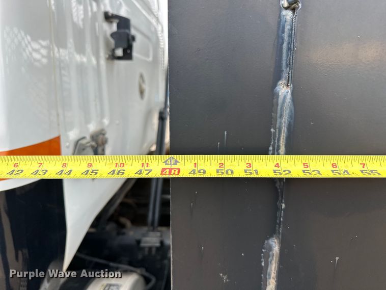 image for item EJ4435 1997 Volvo  WG64T crane truck