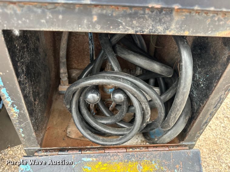 image for item EJ4435 1997 Volvo  WG64T crane truck