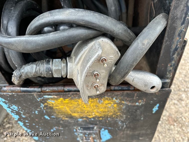 image for item EJ4435 1997 Volvo  WG64T crane truck