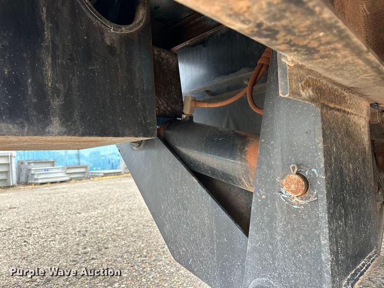 image for item EJ4435 1997 Volvo  WG64T crane truck