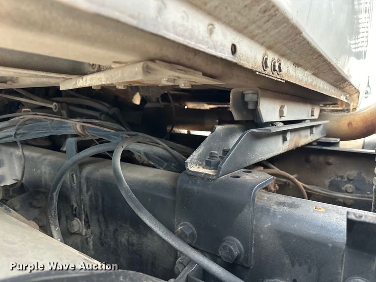 image for item EJ4435 1997 Volvo  WG64T crane truck