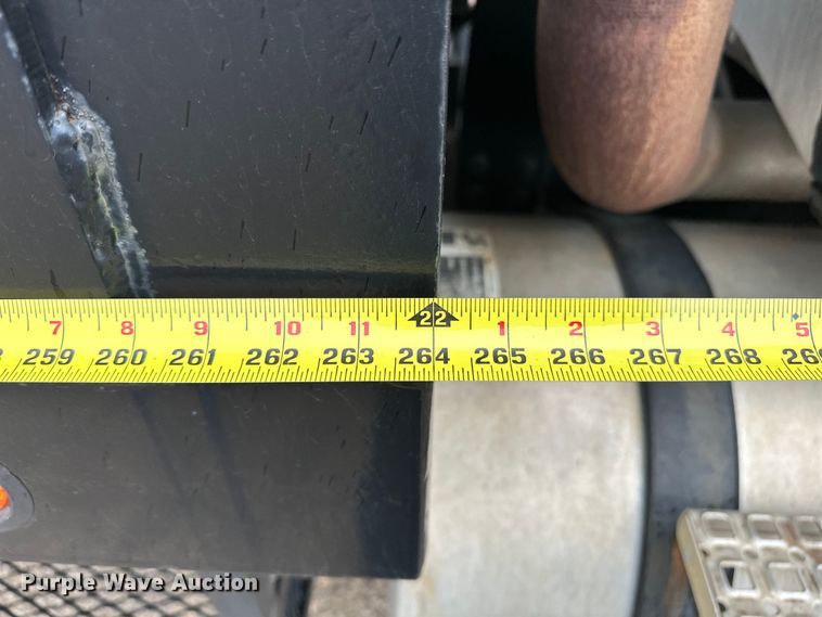 image for item EJ4435 1997 Volvo  WG64T crane truck