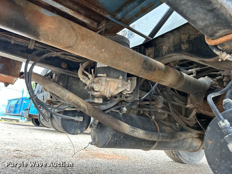 image for item EJ4435 1997 Volvo  WG64T crane truck