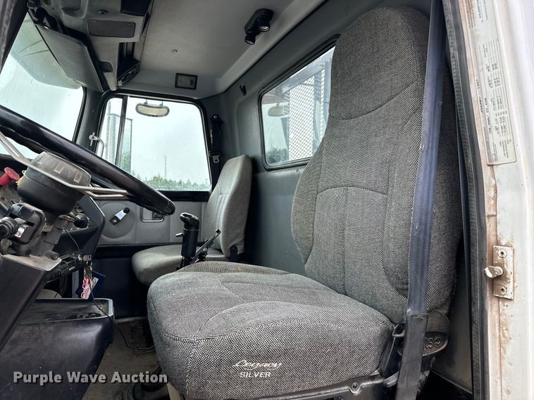 image for item EJ4435 1997 Volvo  WG64T crane truck