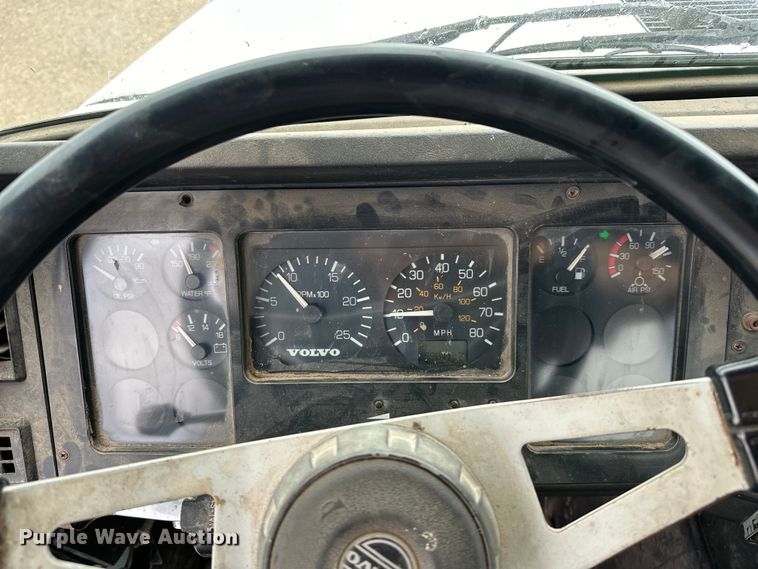 image for item EJ4435 1997 Volvo  WG64T crane truck