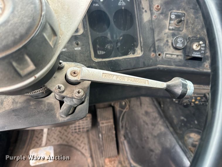 image for item EJ4435 1997 Volvo  WG64T crane truck