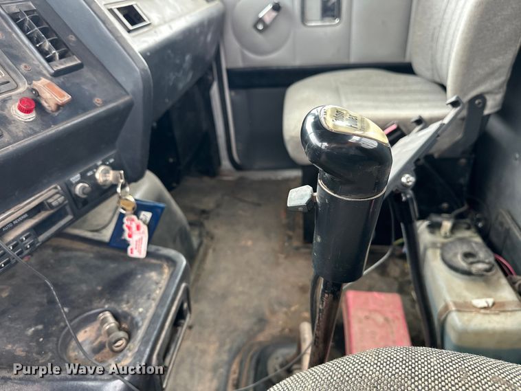 image for item EJ4435 1997 Volvo  WG64T crane truck