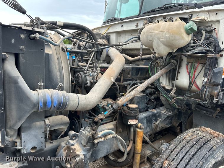 image for item EJ4435 1997 Volvo  WG64T crane truck