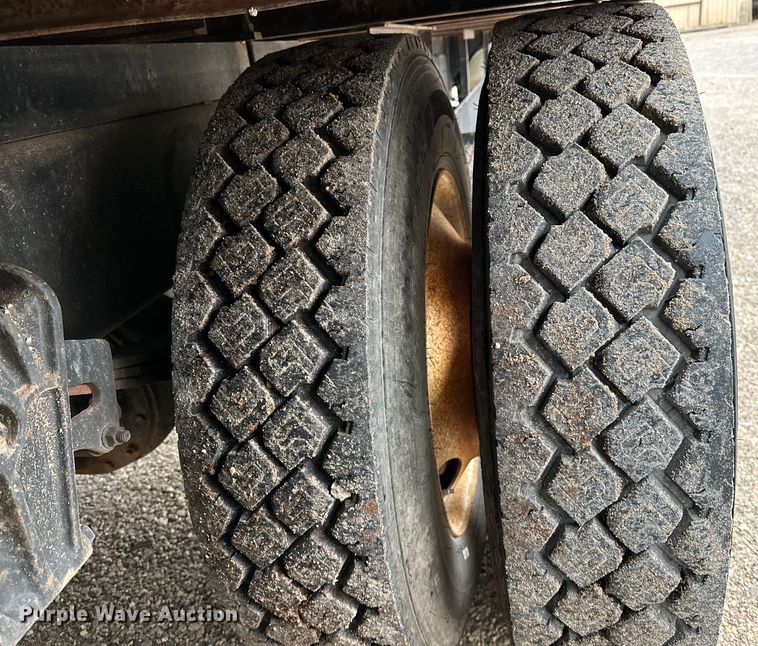 image for item EJ4435 1997 Volvo  WG64T crane truck