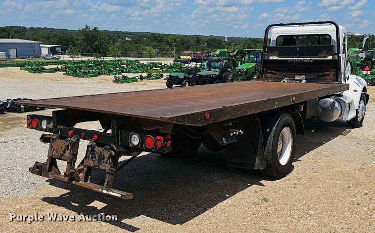 image for item EJ5737 2005 Peterbilt  335 rollback truck