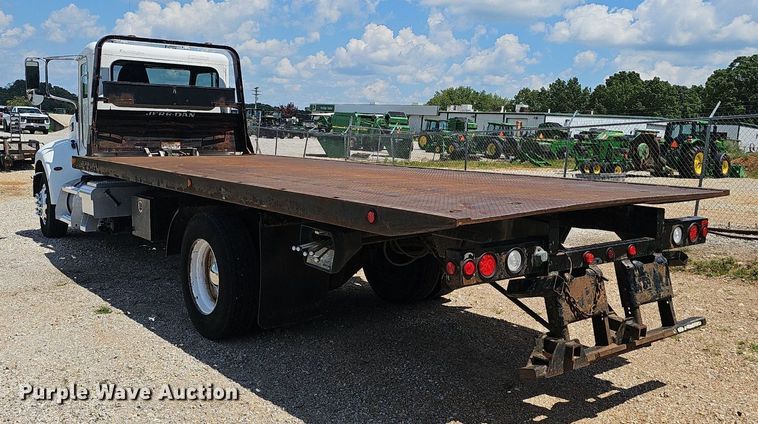 image for item EJ5737 2005 Peterbilt  335 rollback truck