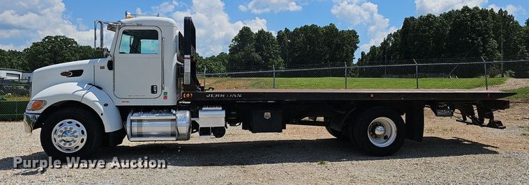 image for item EJ5737 2005 Peterbilt  335 rollback truck