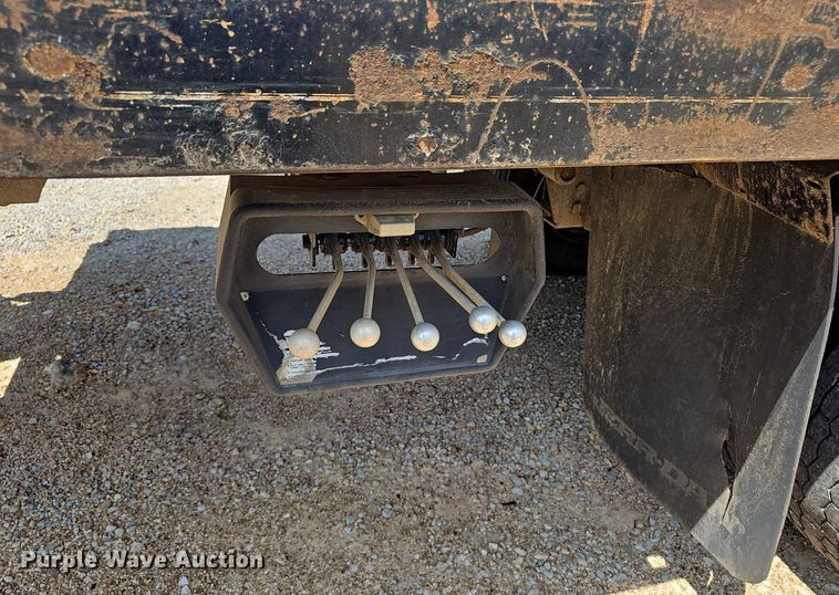 image for item EJ5737 2005 Peterbilt  335 rollback truck