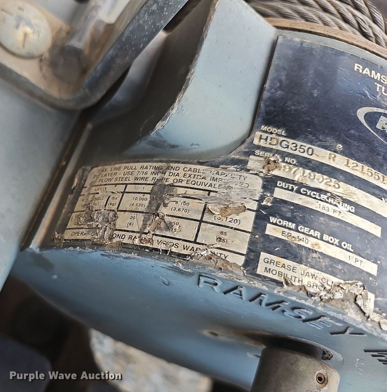 image for item EJ5737 2005 Peterbilt  335 rollback truck