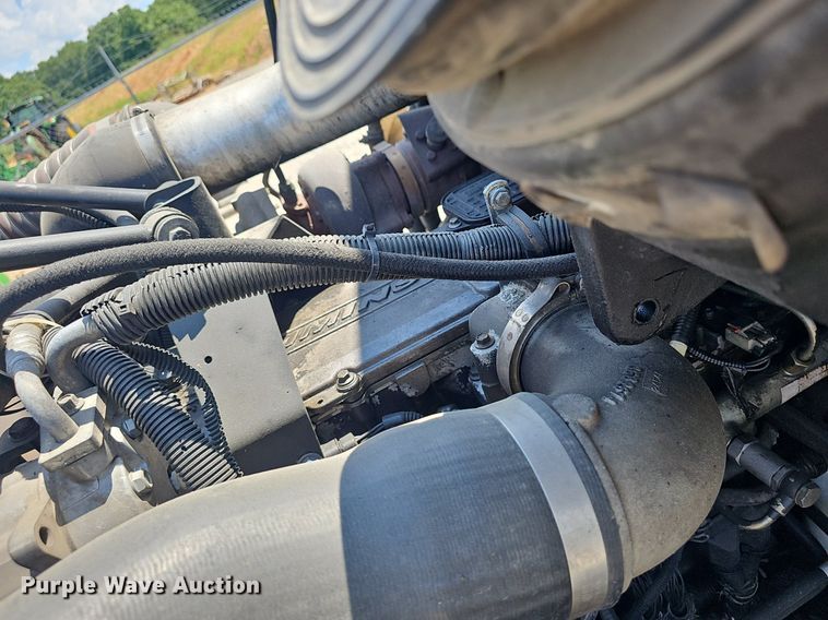 image for item EJ5737 2005 Peterbilt  335 rollback truck