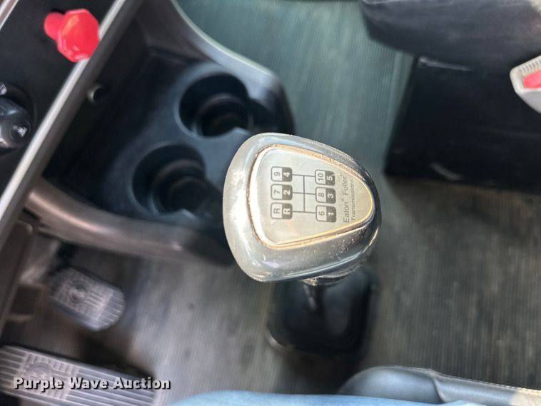 image for item EJ6359 2013 Kenworth T660 semi truck