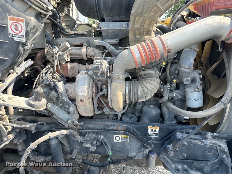 image for item EJ6359 2013 Kenworth T660 semi truck