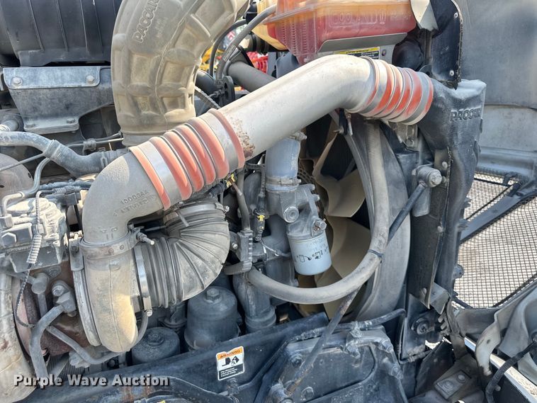 image for item EJ6359 2013 Kenworth T660 semi truck