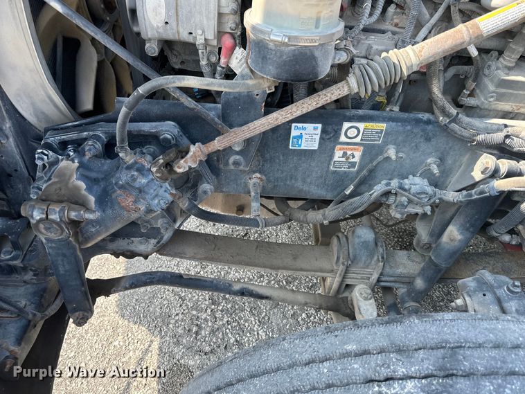 image for item EJ6359 2013 Kenworth T660 semi truck