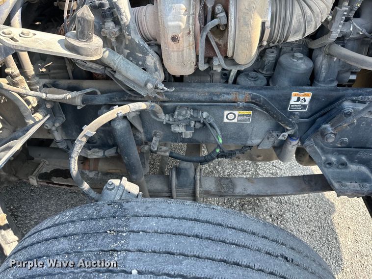 image for item EJ6359 2013 Kenworth T660 semi truck