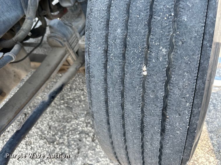 image for item EJ6359 2013 Kenworth T660 semi truck