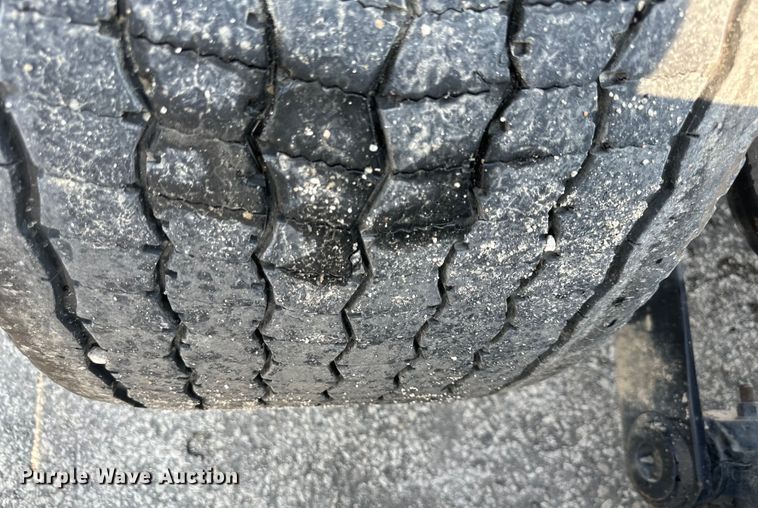 image for item EJ6359 2013 Kenworth T660 semi truck