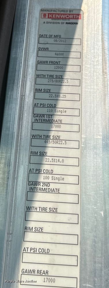 image for item EJ6359 2013 Kenworth T660 semi truck