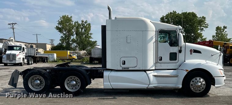image for item EJ6360 2014 Kenworth T660 semi truck