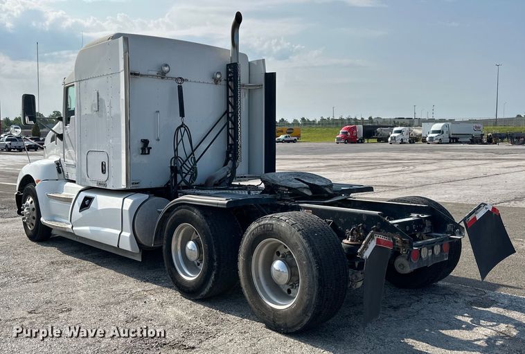 image for item EJ6360 2014 Kenworth T660 semi truck