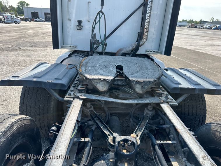 image for item EJ6360 2014 Kenworth T660 semi truck