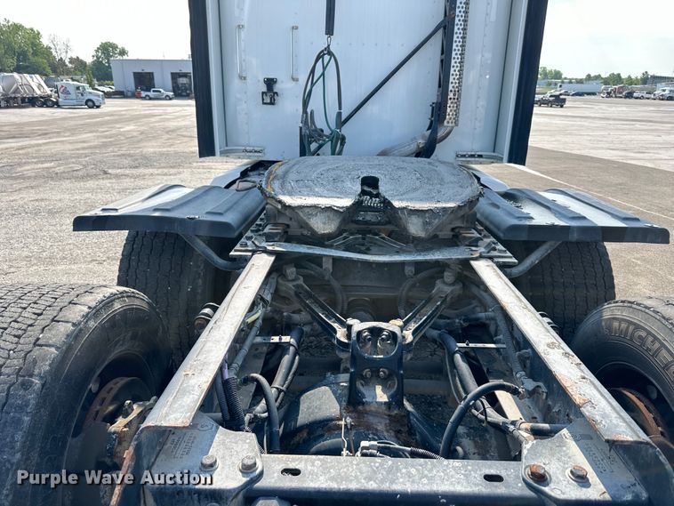 image for item EJ6360 2014 Kenworth T660 semi truck