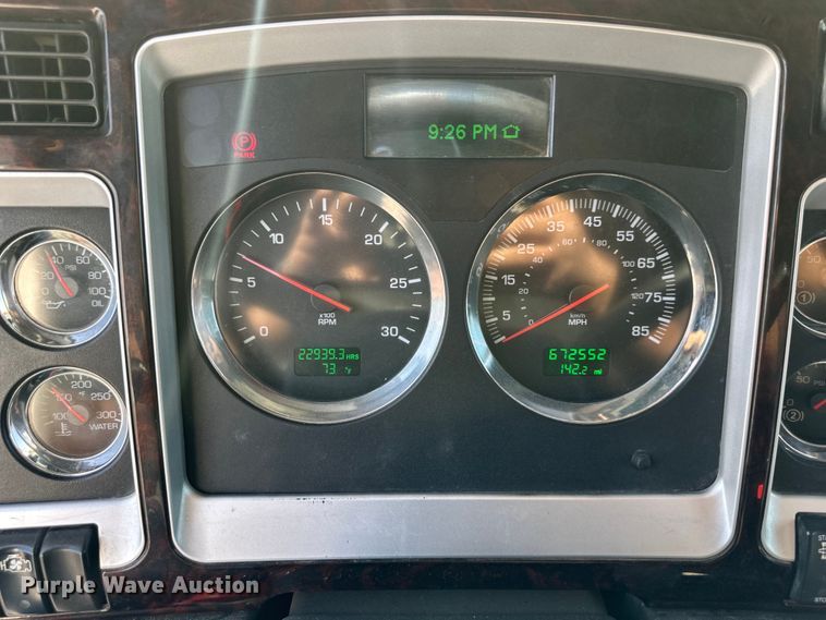 image for item EJ6360 2014 Kenworth T660 semi truck