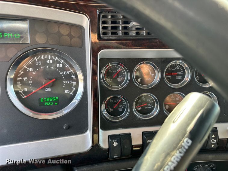 image for item EJ6360 2014 Kenworth T660 semi truck