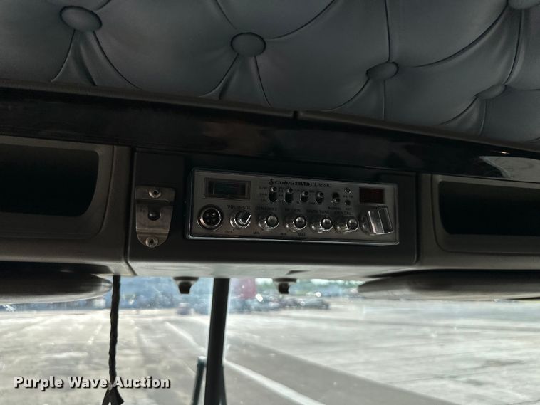 image for item EJ6360 2014 Kenworth T660 semi truck