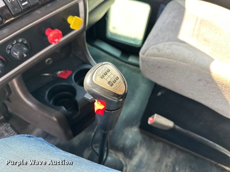 image for item EJ6360 2014 Kenworth T660 semi truck