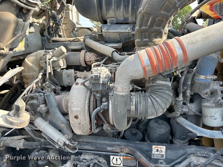 image for item EJ6360 2014 Kenworth T660 semi truck