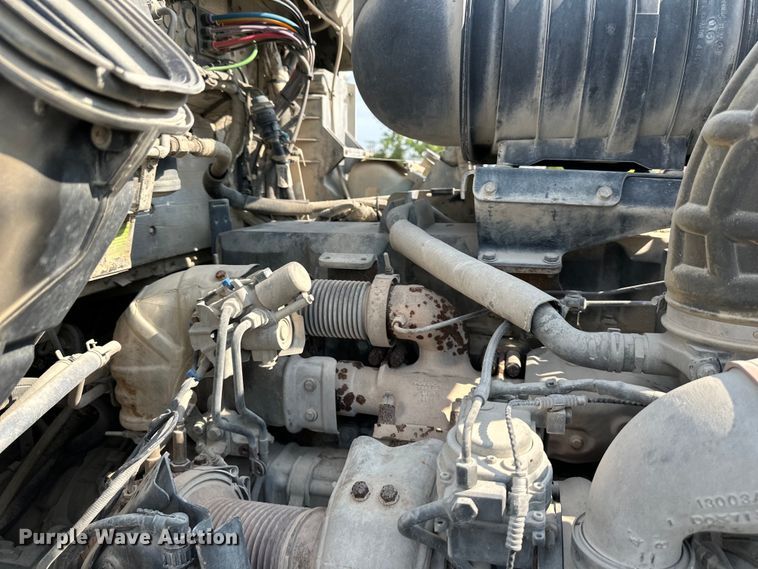 image for item EJ6360 2014 Kenworth T660 semi truck