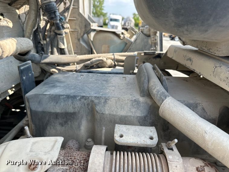 image for item EJ6360 2014 Kenworth T660 semi truck