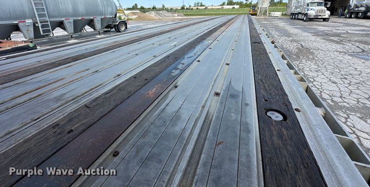 image for item EJ6361 2005 Great Dane  flatbed trailer