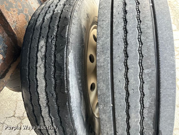 image for item EJ6361 2005 Great Dane  flatbed trailer