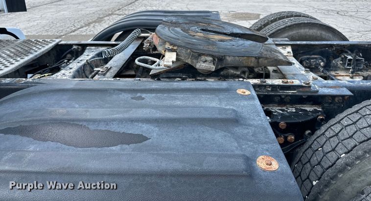 image for item EJ6363 2015 Kenworth  T660 semi truck