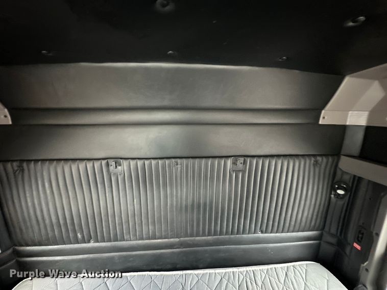 image for item EJ6363 2015 Kenworth  T660 semi truck