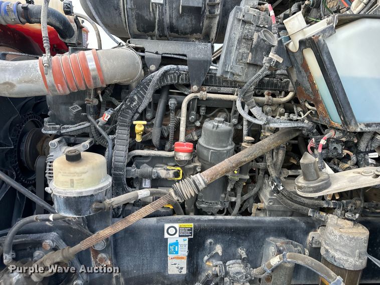 image for item EJ6363 2015 Kenworth  T660 semi truck